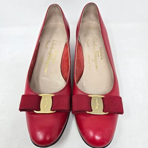 SALVATORE FERRAGAMO Vara Red Leather Bow Gold Logo Low Block Pumps 8AAAA - Picture 2 of 10